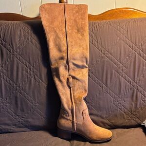 Women's Tan Knee-High Boots